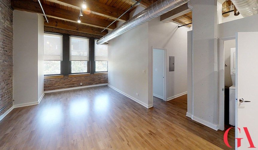 The Lofts at Gin Alley, Chicago Reviews & Apartments for Rent