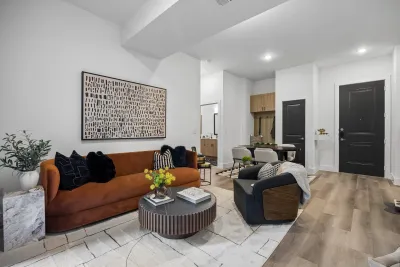 Monarch at the Avenue apartments for rent at AptAmigo